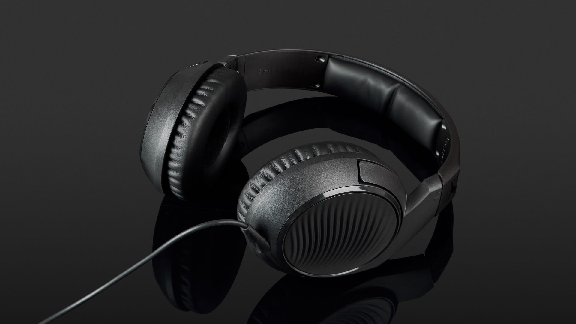 سنهایزر HD 200 هدفون